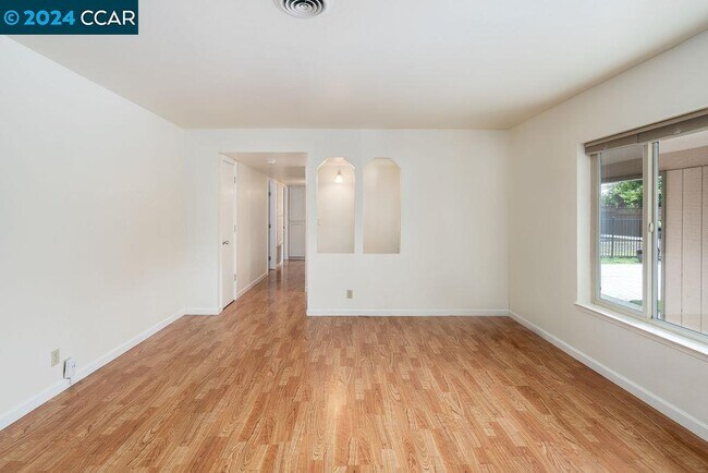 Building Photo - 1326 Babel Ln