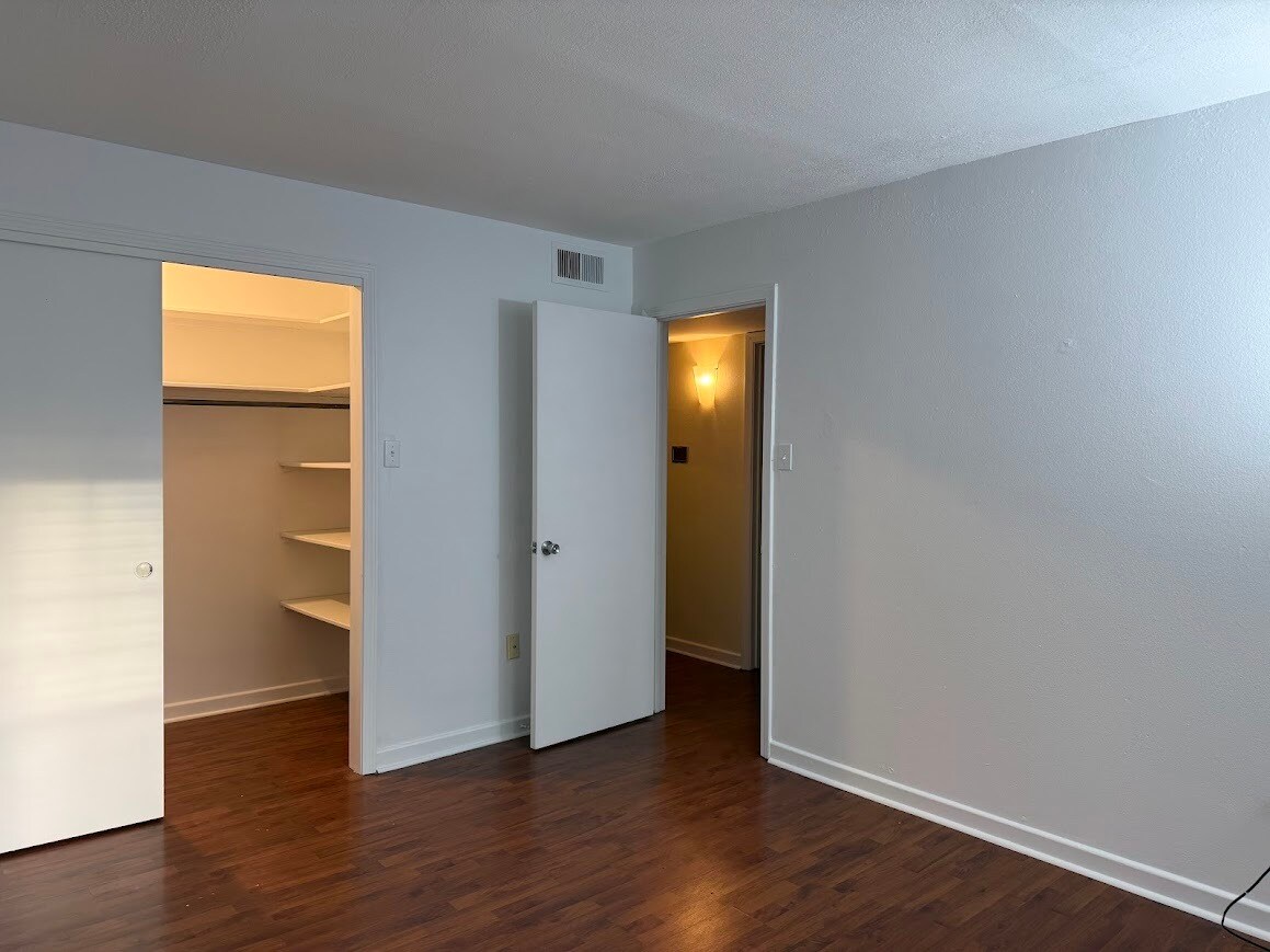 Building Photo - 11271 Florida Blvd