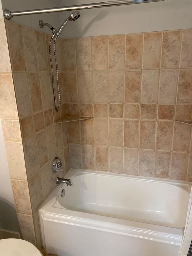 Building Photo - One Bedroom One Bath Carriage House for rent