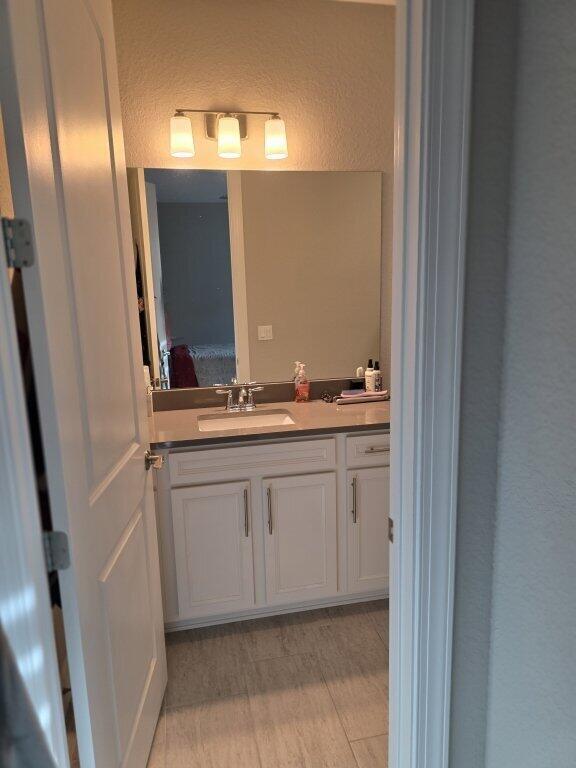 Building Photo - 527 SE Vallarta Dr