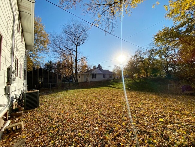 Building Photo - 2237 Wentworth Ave