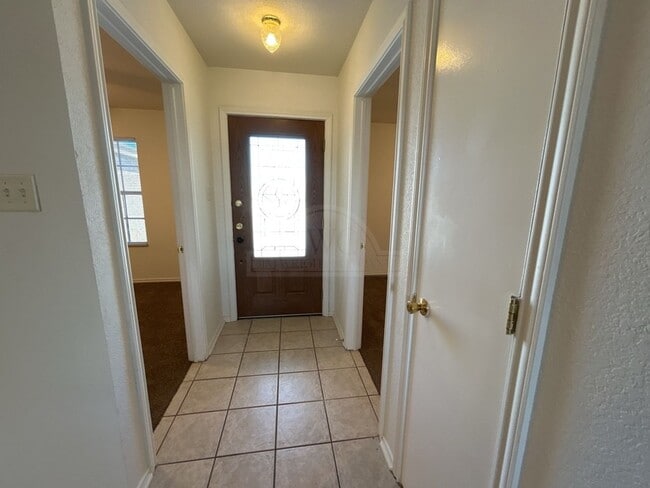 Building Photo - 3908 Fieldcrest Dr