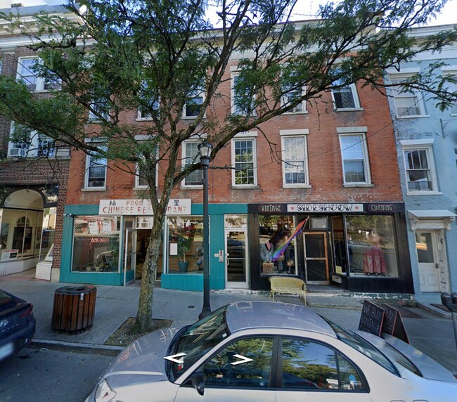 Building Photo - 707-709 Warren Street
