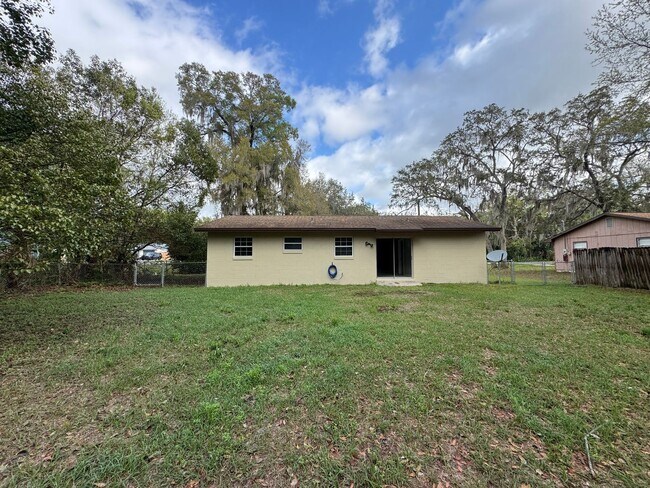 Building Photo - Charming 4 Bedroom, 1 Bathroom Home in Orange City!!