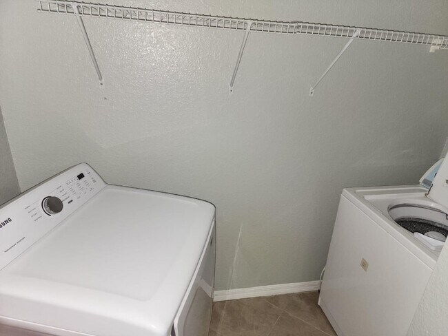 Building Photo - 15065 Michelangelo Blvd