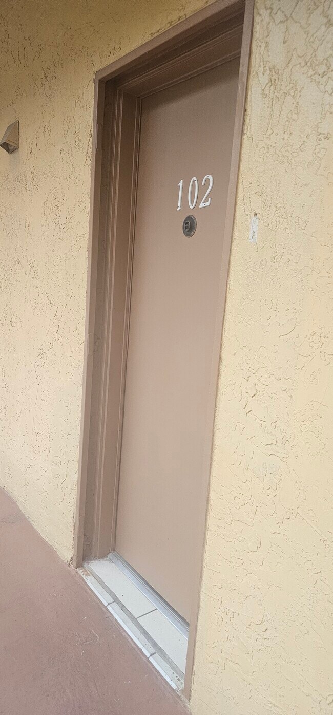 Front Door 2 of 2 - 1900 W 54th St