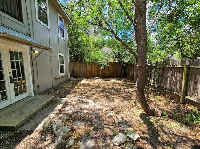 Building Photo - 4516 Russell Dr