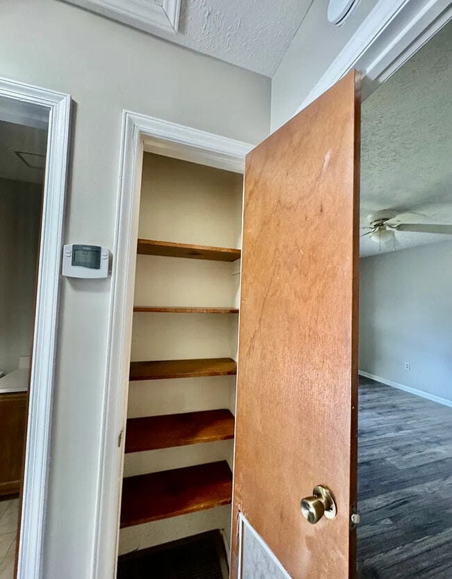 Building Photo - 875 Cambria St NW