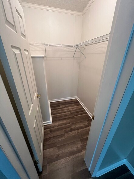 Building Photo - 16 Madison Dr