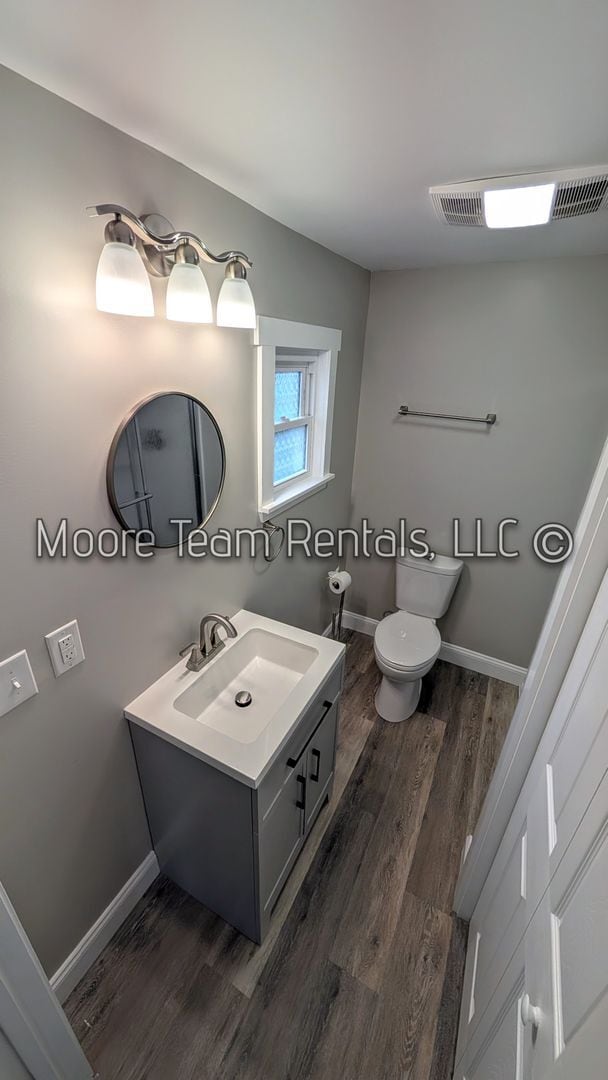 Building Photo - 906 White Pine Dr