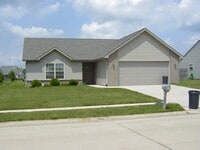 Building Photo - Newer built 3bed/2bath home in West Lafayette. Large 2 car garage.