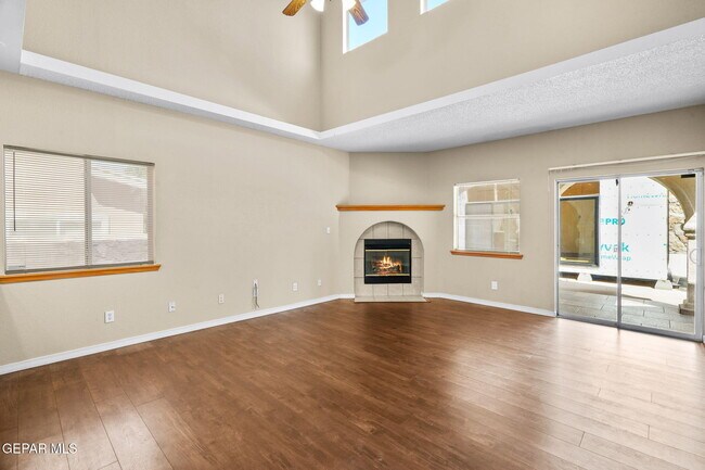 Building Photo - 7089 Tierra Roja St