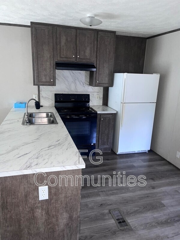 Building Photo - 9000 Faires Rd