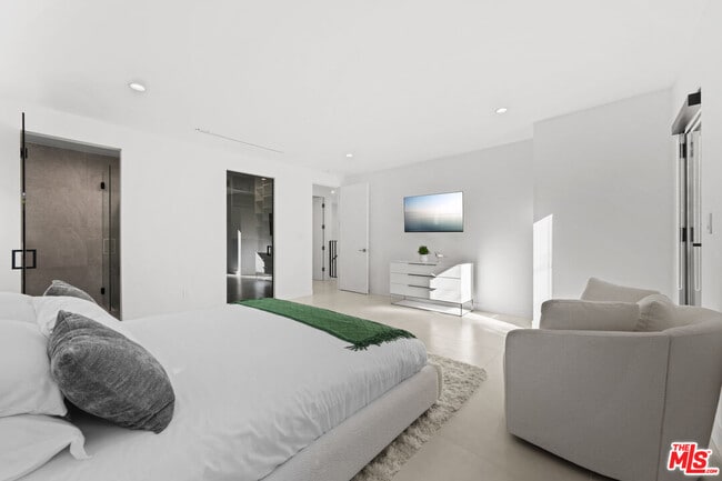 Building Photo - 201 S Bedford Dr