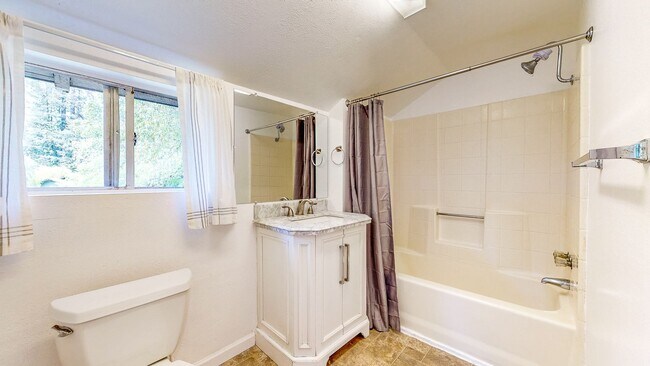 Building Photo - Adorable West County One Bedroom Cottage