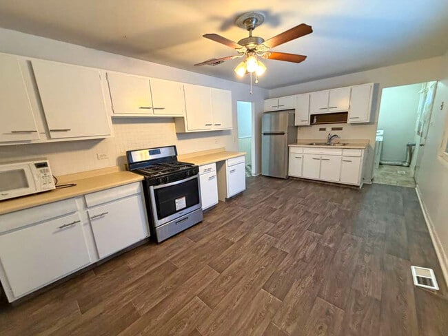 Building Photo - 470 Northview Ln