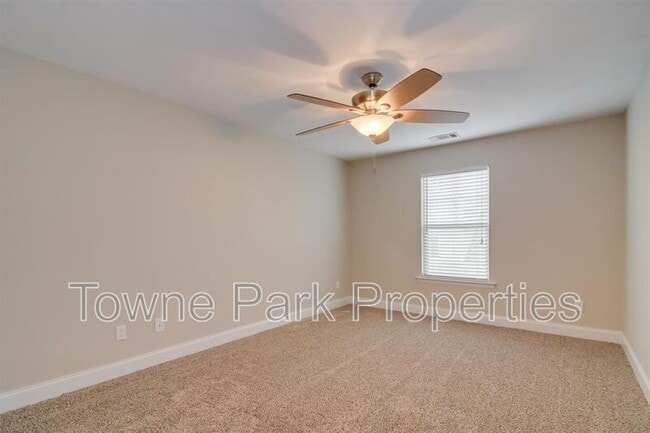 Building Photo - 232 Mossy Bank Dr