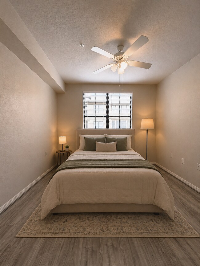 Building Photo - 1x1 Spacious, bright and comfortable! Newly renovated! Walk to Lake Ivanhoe!
