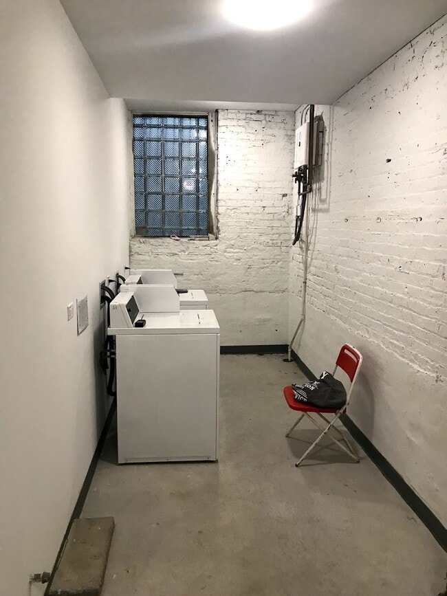 Building Photo - 3227 W Division St