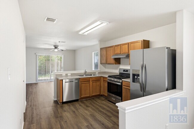 Building Photo - 228 Pearl Lake Dr
