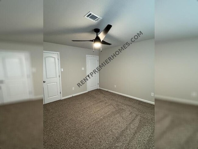 Building Photo - 18 Edward Dr