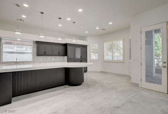Building Photo - 2132 Lookout Point Cir