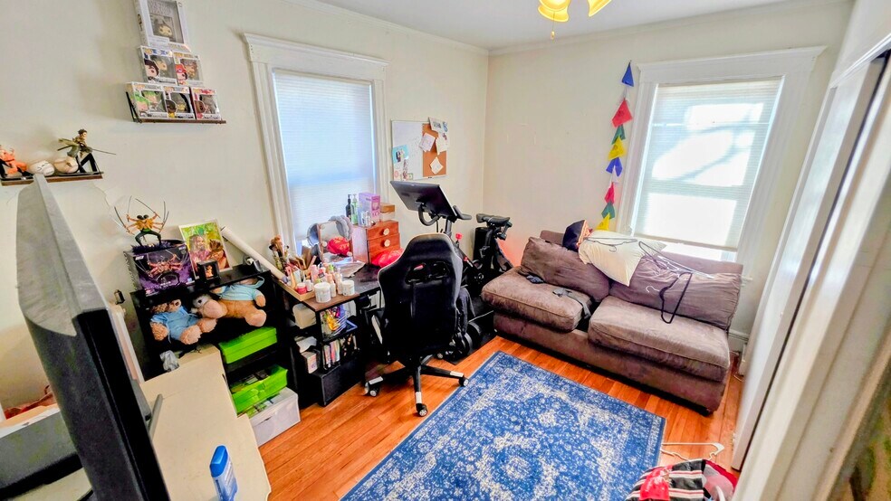 Building Photo - 23 Priesing St