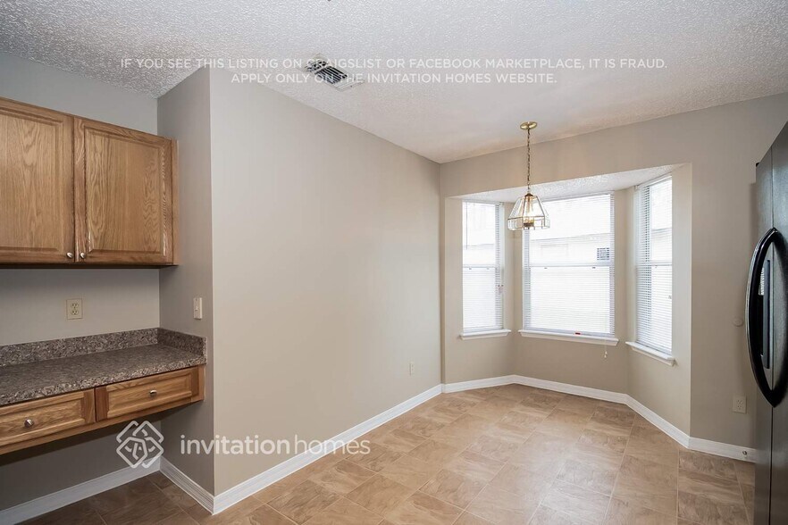 Building Photo - 7736 Rockridge Dr W
