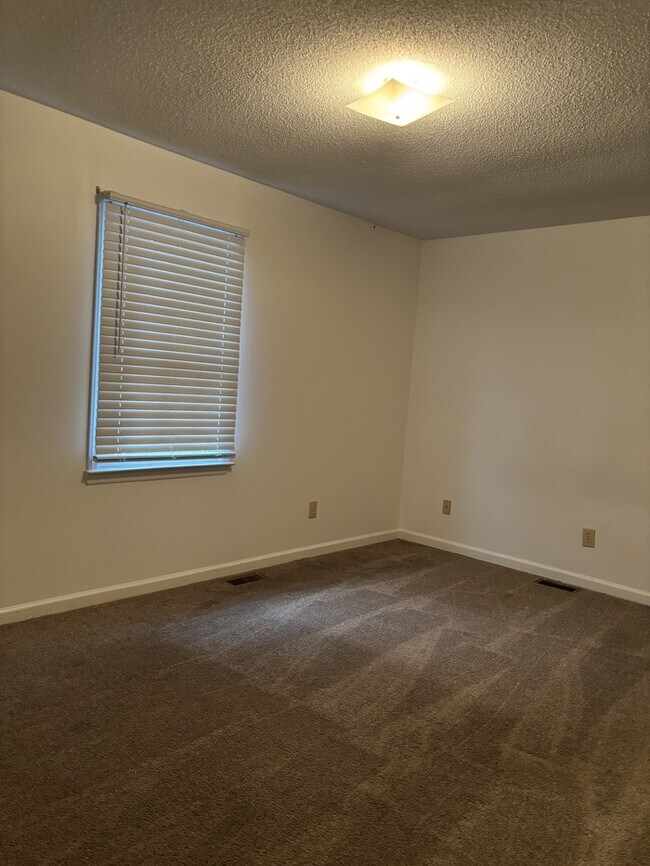 Building Photo - 209 S Lincoln St