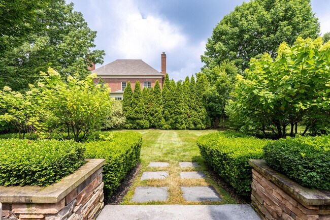 Building Photo - 7200 Ashcombe Ct