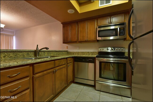 Building Photo - 710 N Resler Dr