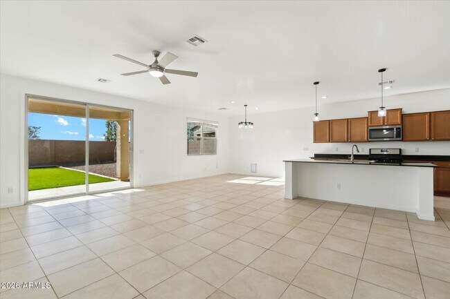 Building Photo - 37292 Yellowstone Dr