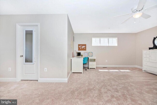 Building Photo - 10202 Woodthrush Dr