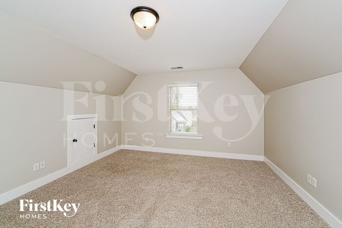 Building Photo - 6366 Cove Ln