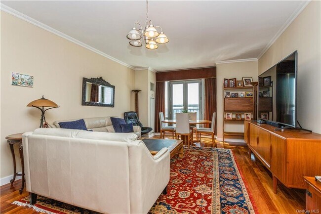 Building Photo - 10 City Pl