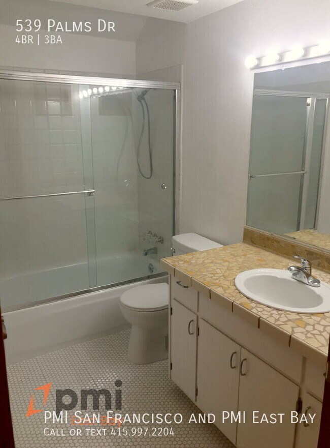 Building Photo - 539 Palms Dr