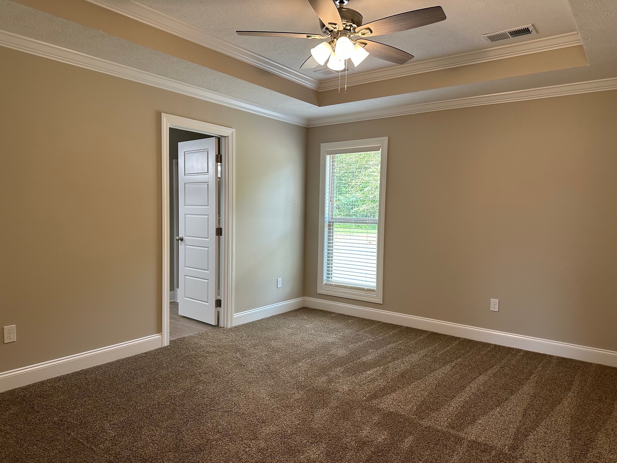 Building Photo - 84 Jackson Creek Dr