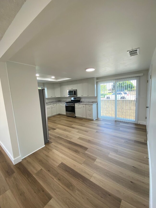 Building Photo - Completely Remodeled 3 Bedroom Cypress Hou...
