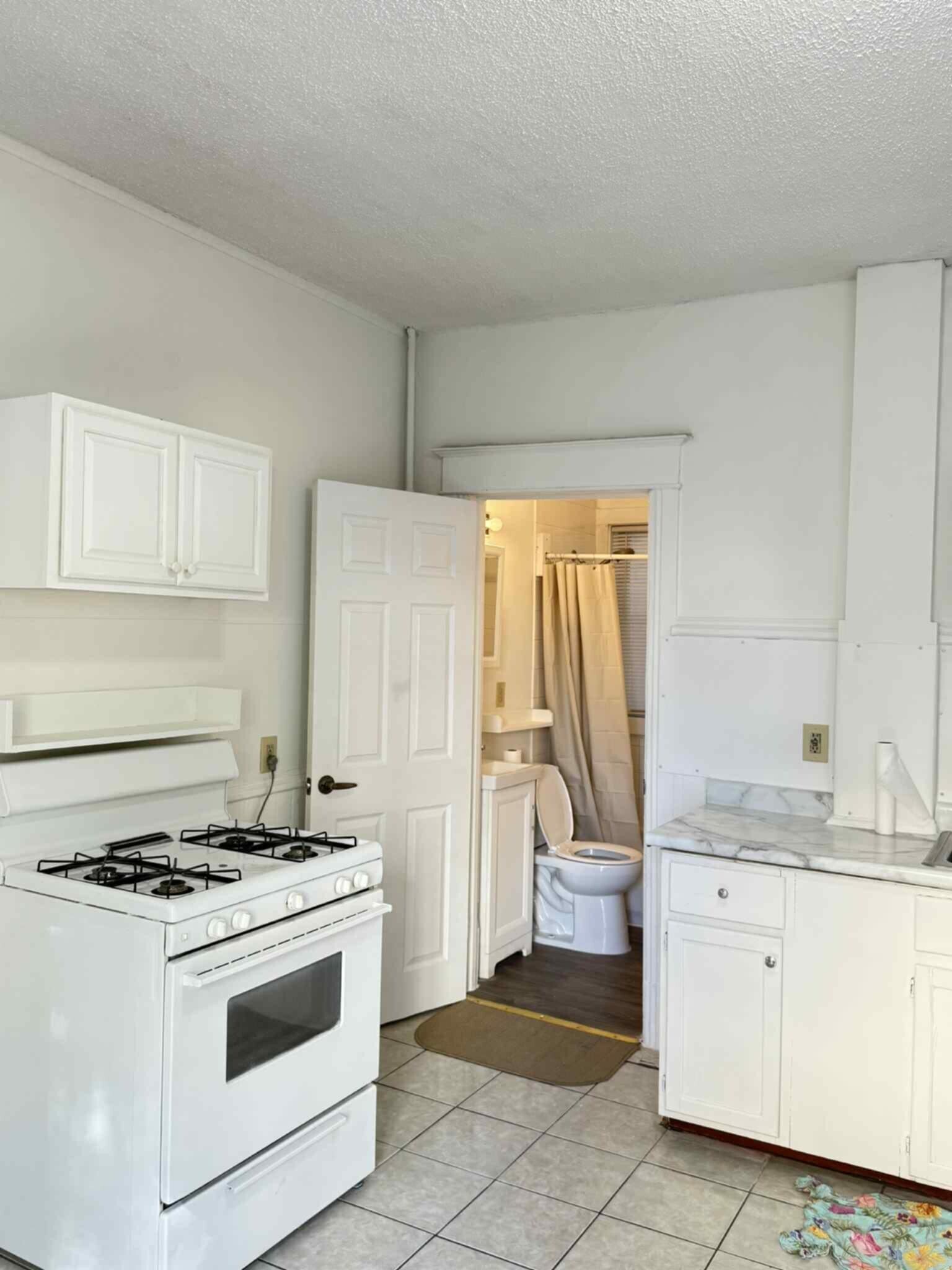 Building Photo - 585 Case Ave