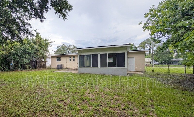 Building Photo - 2529 Randy Rd