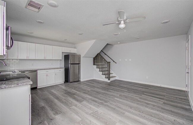 Building Photo - 4616 Shreveport Blvd