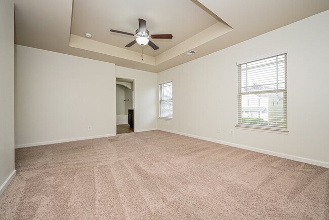 Building Photo - 185 Stillwood Dr