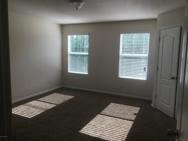 Building Photo - 389 Servia Dr