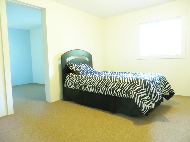 All walls white now - 82 Dill Rd