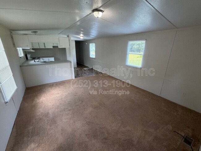 Building Photo - 39 Travis Ln
