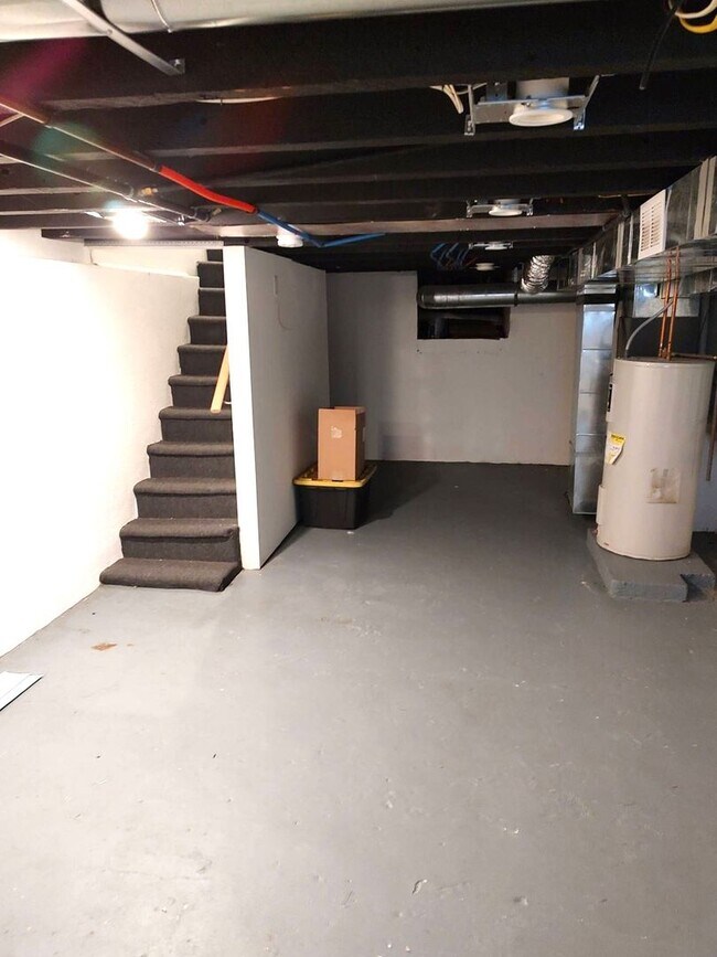 Building Photo - 230 Wendover St