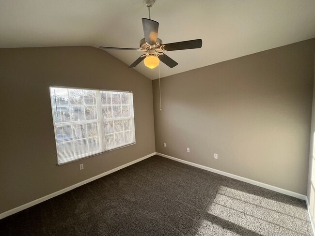 Building Photo - 654 Shropshire Loop