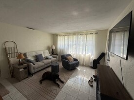 Building Photo - 23 Hibiscus Dr