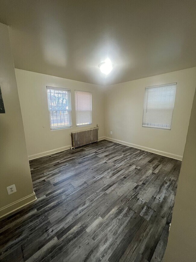 Building Photo - 1615 Olive St NE