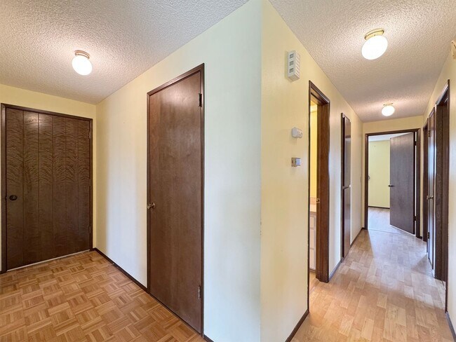 Building Photo - Dungeness Area Home for Lease